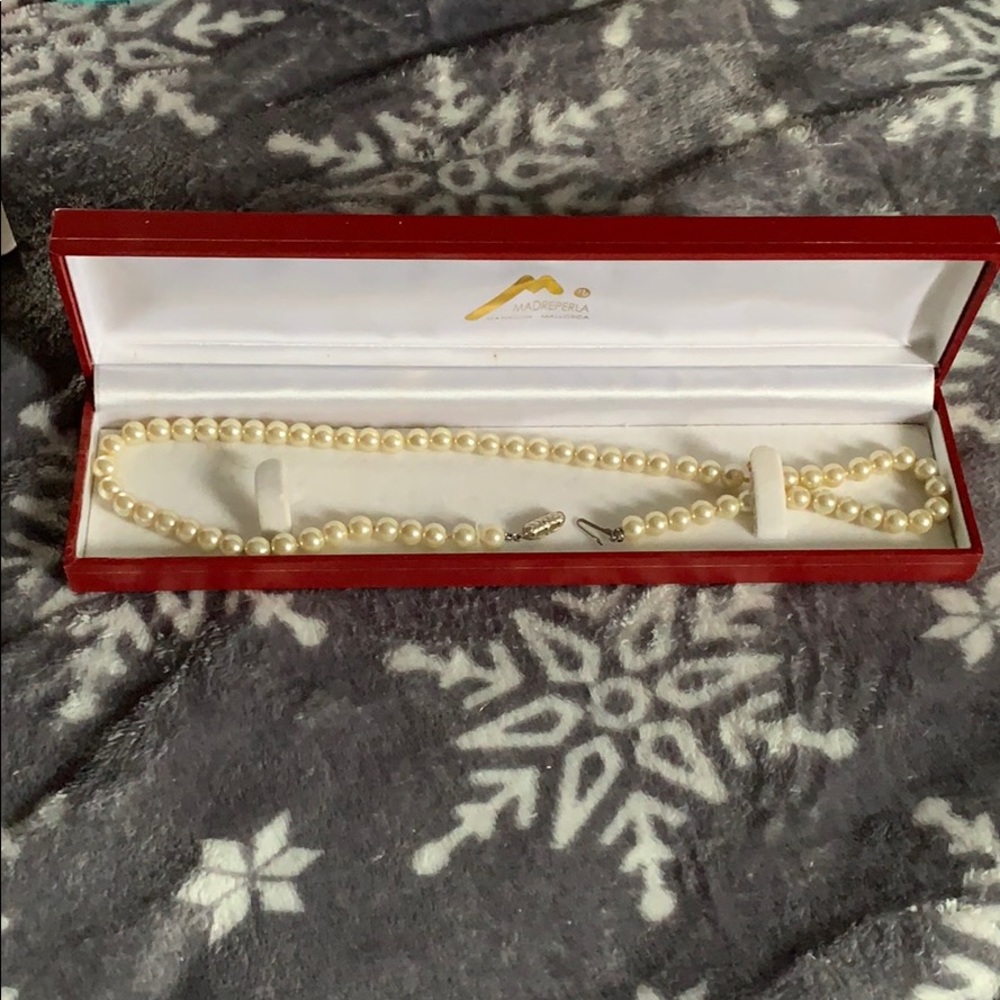 Pearl necklace
